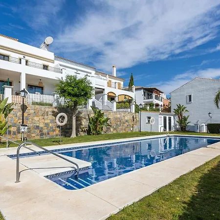 Private 4 Bedrooms House Shared Pool Montevideo Hills Golf By Aorastay Casa vacanze *
