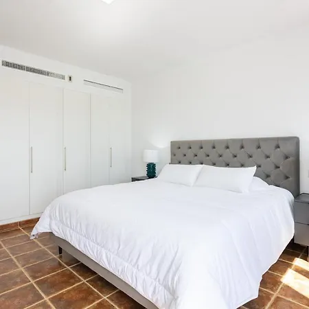 Casa vacanze Private 4 Bedrooms House Shared Pool Montevideo Hills Golf By Aorastay *