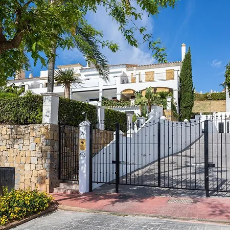 Private 4 Bedrooms House Shared Pool Montevideo Hills Golf By Aorastay *