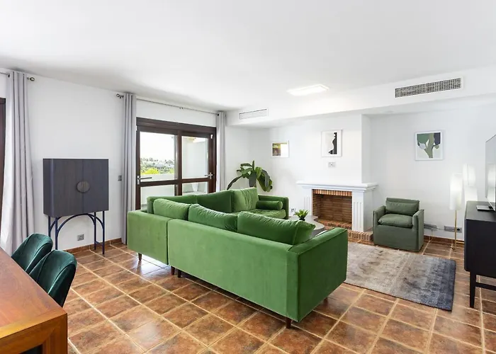Private 4 Bedrooms House Shared Pool Montevideo Hills Golf By Aorastay Estepona