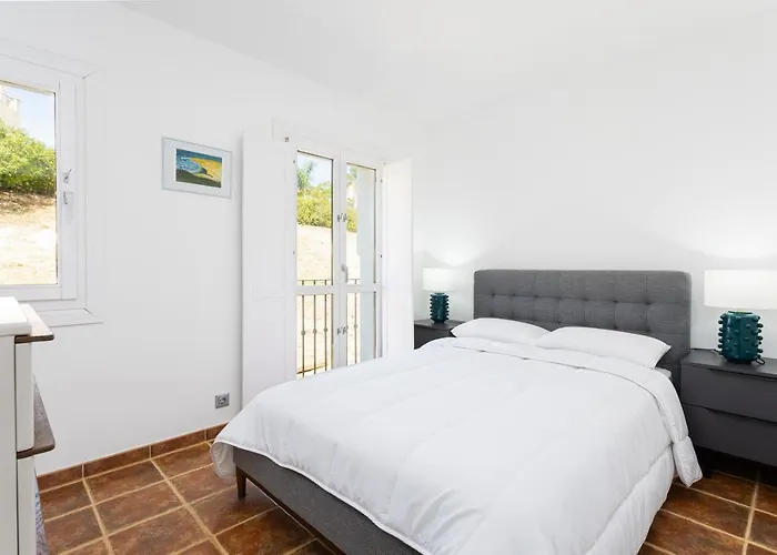Private 4 Bedrooms House Shared Pool Montevideo Hills Golf By Aorastay Hotel Estepona