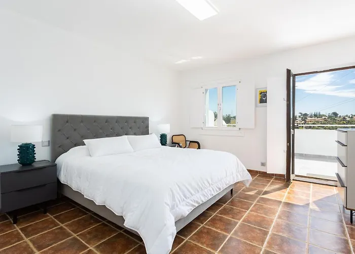 Private 4 Bedrooms House Shared Pool Montevideo Hills Golf By Aorastay Estepona